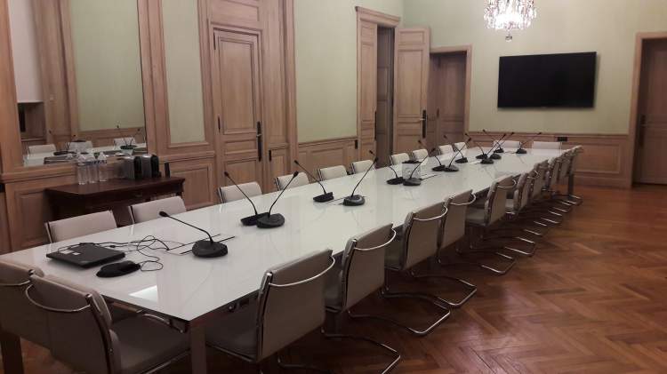 amenagement d'une salle de reunion pour une banque gironde